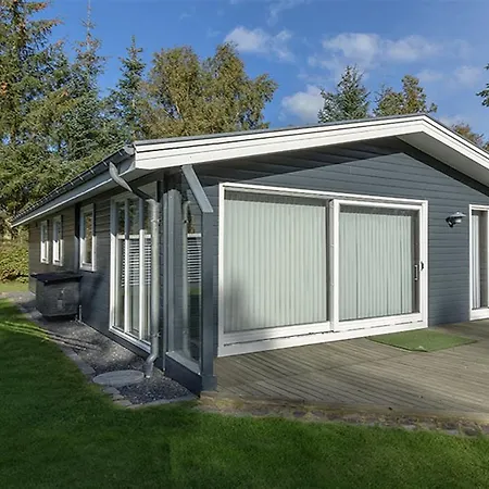 Three-bedroom Holiday In * Hals
